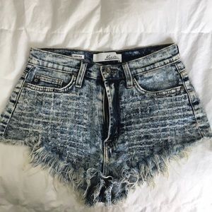 ♣️Acid wash textured jean shorts♣️